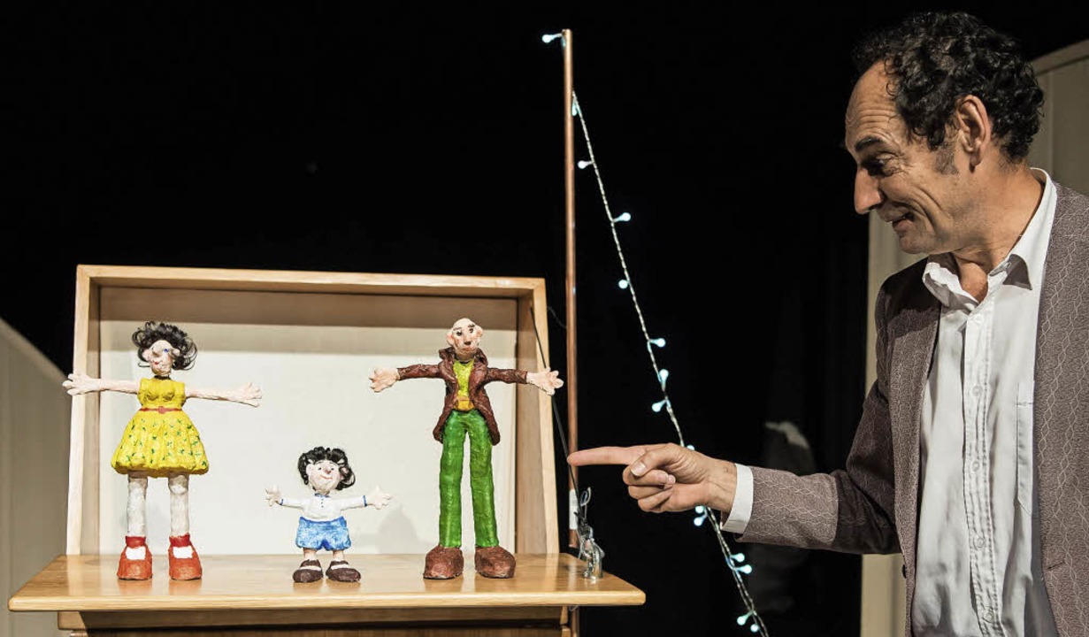 Puppenspieler Lars Frank verhandelt ei...nd eine kindertypische Form der Angst.  | Foto:  anna kolata