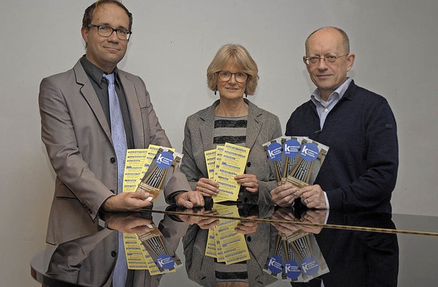 Pfarrer  Mack, Barbara Brachmann und P... der evangelischen Kirche Kandern vor.  | Foto: Ounas