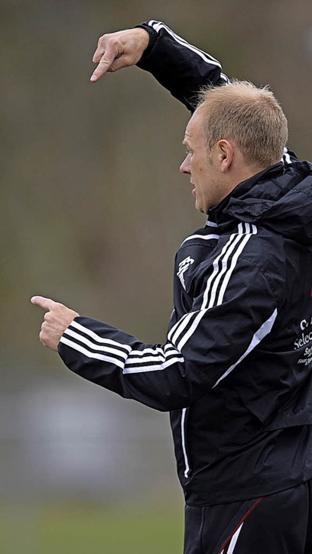 Oliver Mahler, Trainer des FC Neustadt... 3:2-Erfolg seiner Elf gegen Pfohren.   | Foto: seeger