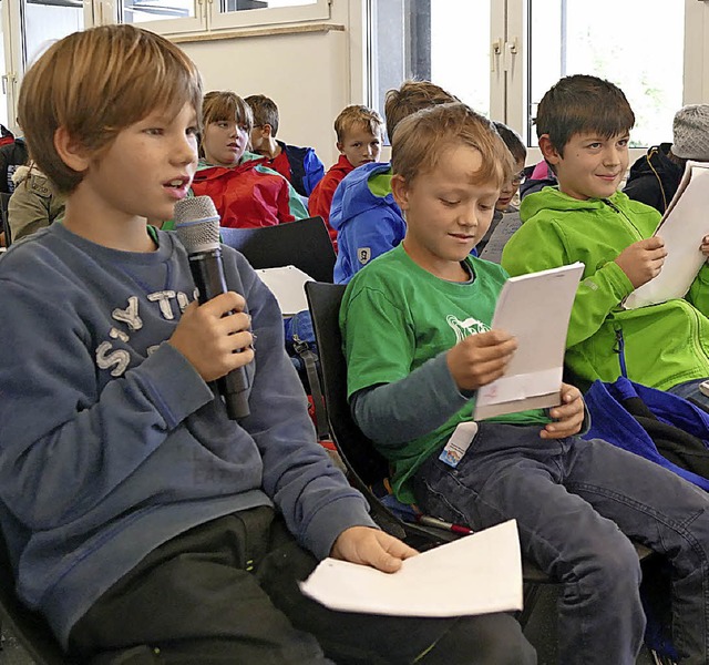 Die Kinder hatten viele Fragen vorbereitet.  | Foto: Sabrina Bttcher