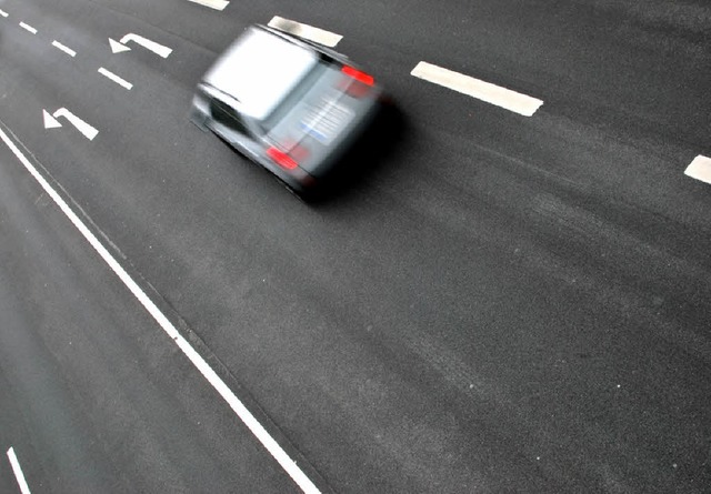 Ein 18-Jhriger wurde in seinem BMW mi...km/h auf der A5 gemessen. (Symbolbild)  | Foto: Fotolia.com/miket