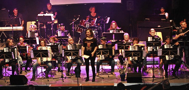 Einen rundum gelungenen  Auftritt legte das Harmonika-Orchester Murg hin.   | Foto: Gerd Leutenecker