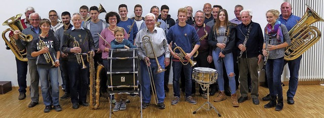 Das Projektorchester des Markgrfler Musikverbandes vereint viele Generationen.   | Foto:  Privat