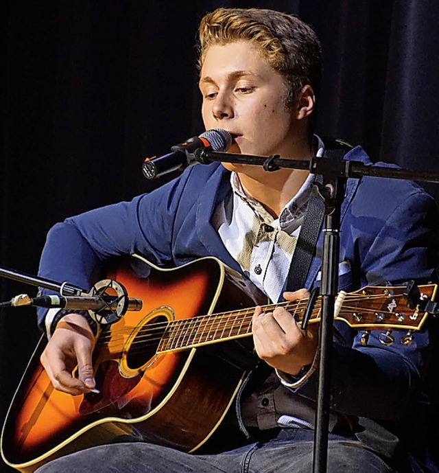 Linus Adam begeistert  als Snger und Songwriter.  | Foto: Johanna Thaens