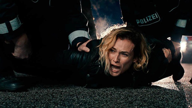 Diane Kruger spielt  Katja, die Mann und Sohn bei einem Anschlag verloren hat.   | Foto: Warner Bros
