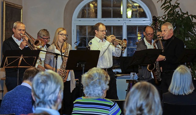 Die Dixielarious City Stompers mischen das Publikum auf.   | Foto: Sandra Decoux-Kone