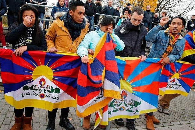 Tibet-Aktivisten erzrnen chinesische Kicker