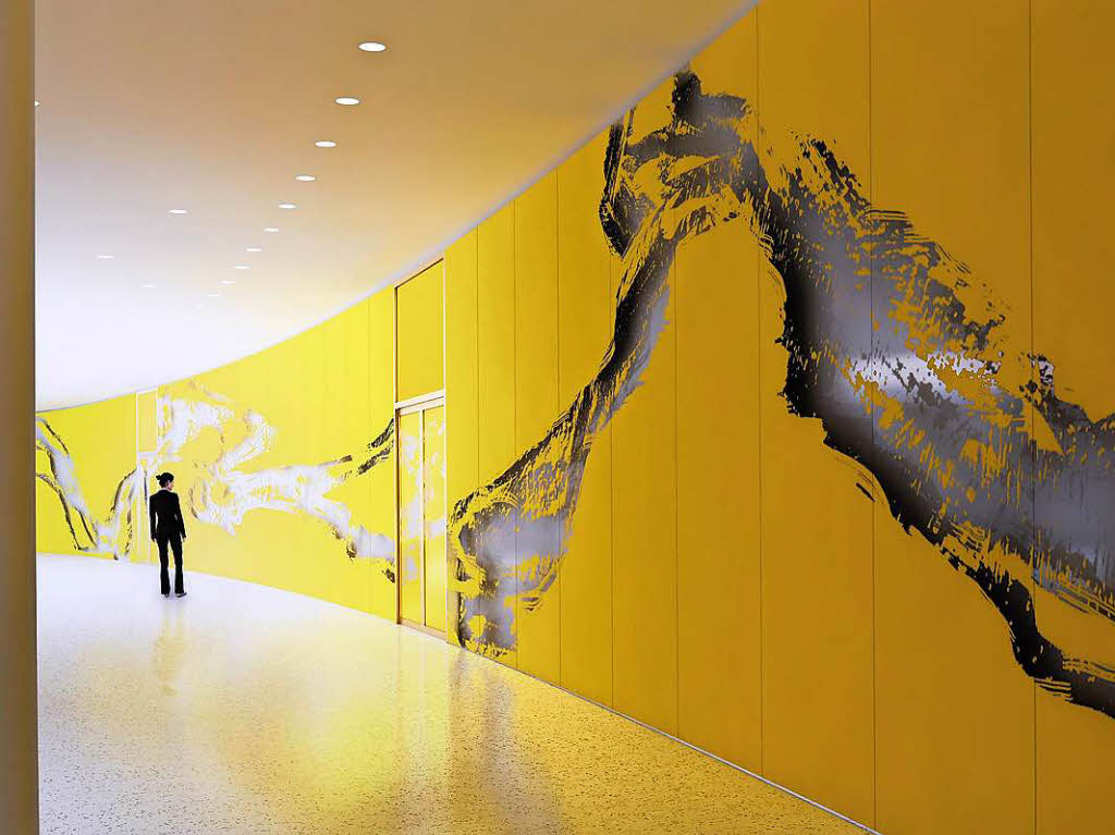 Die Berliner Knstlerin  Schirin Kretschmann hat eine 47 Meter lange Wand gestaltet.
