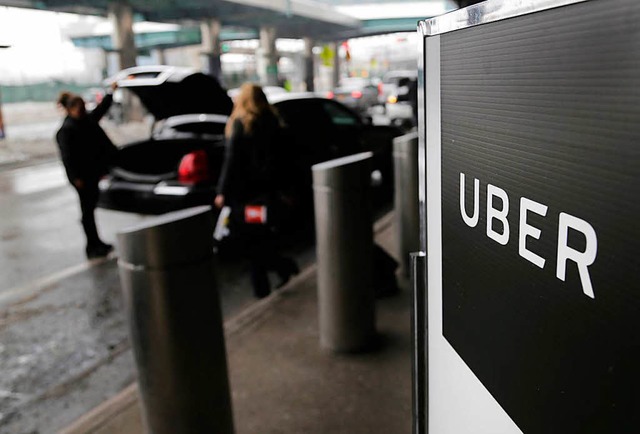 Fahrdienst-Vermittler Uber wird von einem neuen Skandal erschttert.  | Foto: dpa