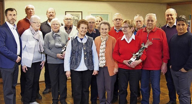 Zahlreiche Mitglieder wurden fr langjhrige Vereinstreue geehrt.   | Foto: privat