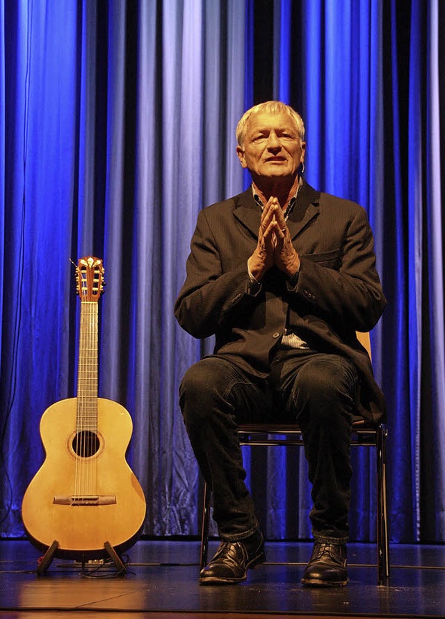 Passt in keine Schublade: Musikkabaret...sef Brustmann im Neuenburger Stadthaus  | Foto: Ute Wehrle