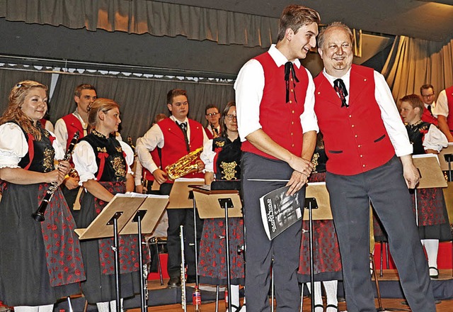 Tobias (links) und Michael Kunzelmann,...nzert der Trachtenkapelle Birkendorf.   | Foto: Dorothe Kuhlmann