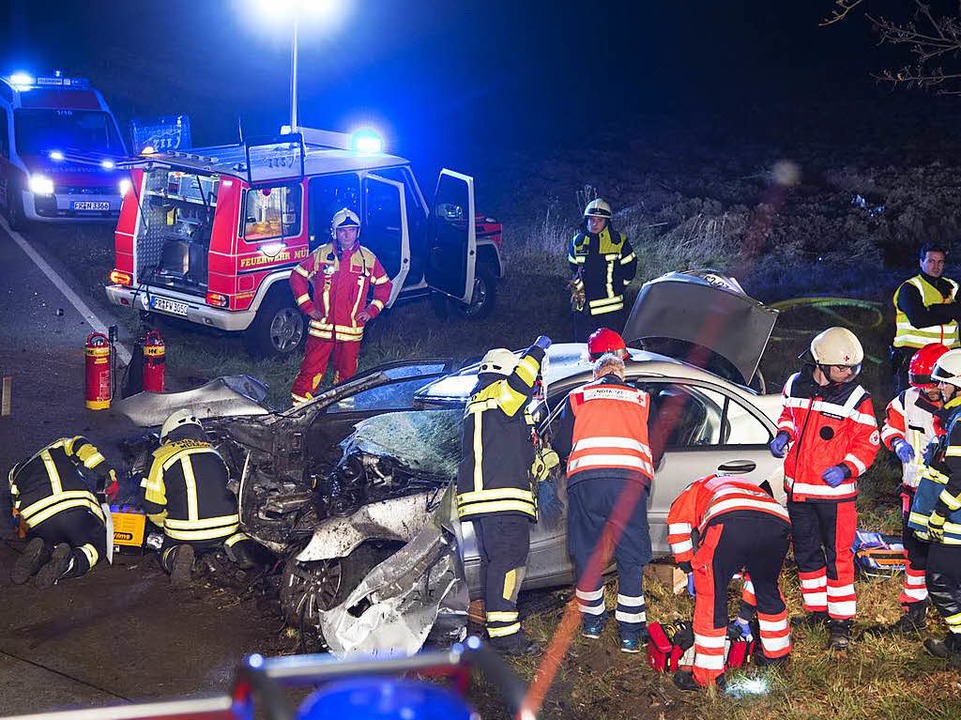 Frontal Gegen Einen Baum: Schwerer Unfall Bei Müllheim - Müllheim ...