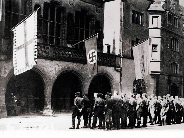 Am Freiburger Rathaus wurde 1933 die H...emokratisch gewhlten Stadtparlaments.  | Foto: Stadtarchiv Freiburg