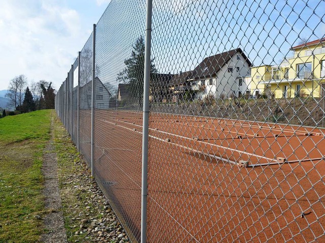 Die Wittnauer Tennispltze sind der Fa... der aktuellen Gemeinderatsdiskussion.  | Foto: Andrea Gallien