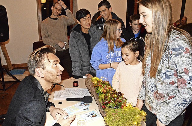 Autogramme des Winnetou-Darstellers Ma...uchern des Herbstfestes sehr begehrt.   | Foto: Edgar Steinfelder