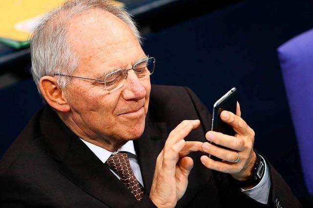 Netz lacht über Schäubles Tweet-Verbot im Bundestag