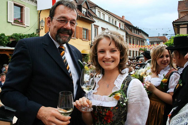 Erffnung der Ihringer Weintage 2009: Martin Obert mit Weinprinzessin Eva Mller  | Foto: Elisabeth jakob-Klblin