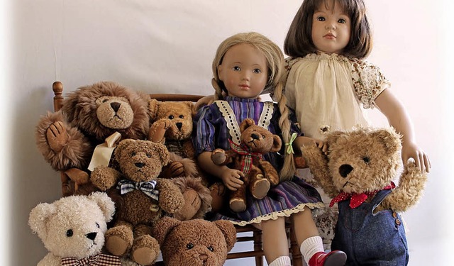 Auch Puppen und Teddybren sind im Breisacher Museum zu sehen.  | Foto: privat