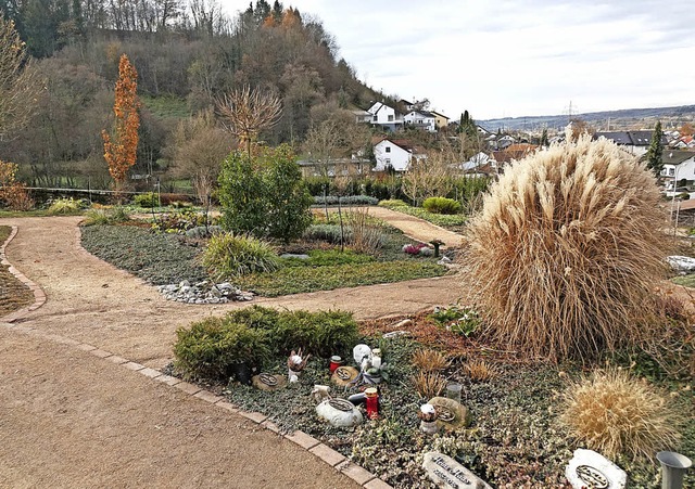 Um 200 Quadratmeter erweitert wurde da...berfeld auf dem Maulburger Friedhof.   | Foto: Hans-Jrgen Hege