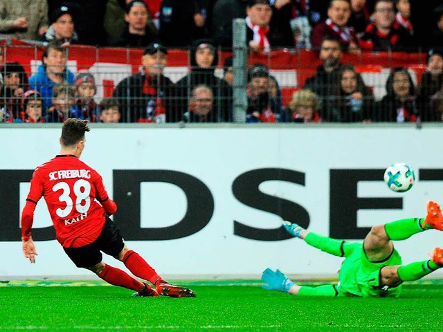 Florian Kath erzielt das Siegtor gegen Mainz.  | Foto: Meinrad Schn