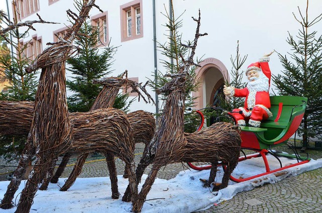 Der Emmendinger Weihnachtsmarkt ist u...iebt &#8211; auch beim Weihnachtsmann.  | Foto: Gerhard Walser