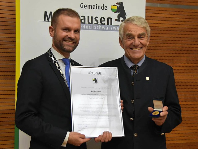 Merzhausens Brgermeister Christian An...rde der Gemeinde Merzhausen verliehen.  | Foto: Andrea Gallien