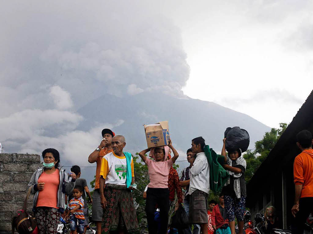 Die indonesischen Behrden forderten 100.000 Menschen auf, sich in Sicherheit zu bringen.