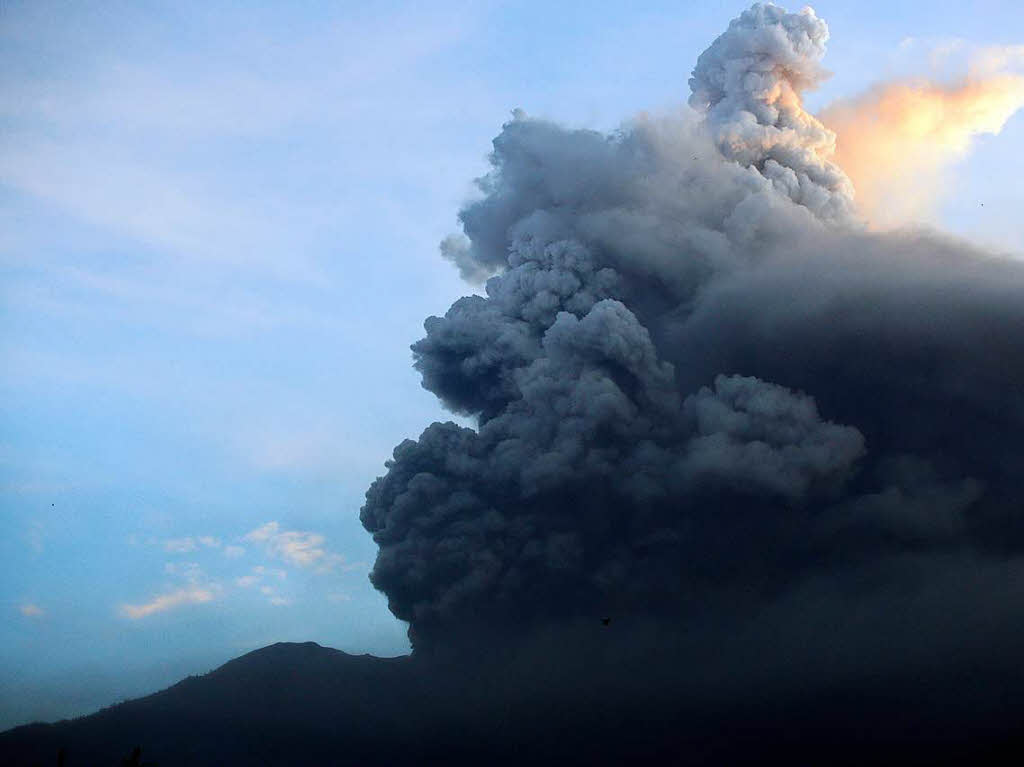 Die bislang grte Katastrophe am Gunung Agung liegt schon mehr als ein halbes Jahrhundert zurck. Die Eruption begann im Frhjahr 1963.