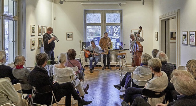 Die Band Patty O erffnete die Abschie...age im Georg-Scholz-Haus in Waldkirch.  | Foto: ROLAND KRIEG FOTODESIGN