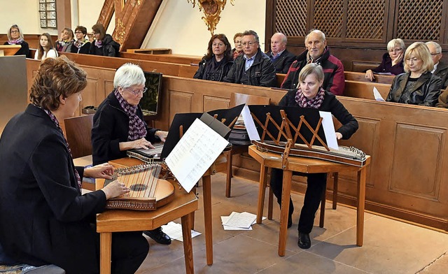 Ganz verschiedene Zithern bespielt das Ensemble Zith-A5.   | Foto: Wolfgang Knstle