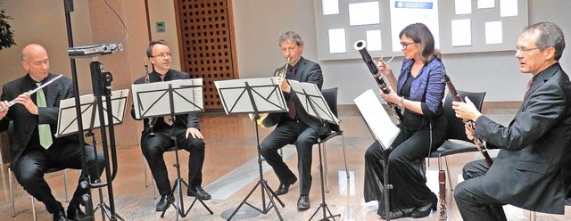 Mit seinen Holzblser-Arrangements bek...t; beim Foyer-Konzert im Herzzentrum.   | Foto: Bianca Flier