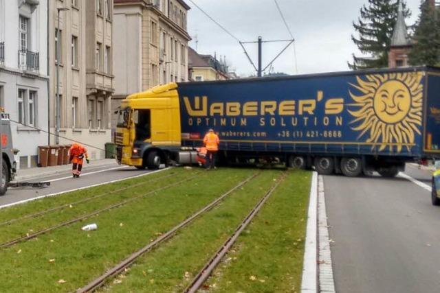 Nach Lkw-Panne ist die Kronenstrae wieder befahrbar