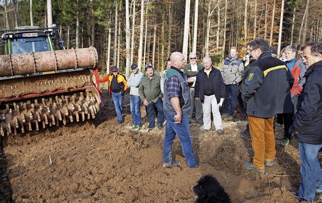 Die Forstfrse als Erlebnis: Frster C...ormierte aber auch ber die Probleme.   | Foto: Michael Haberer