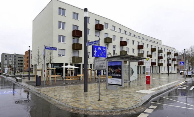 Die Gestaltung des Robert-Grumbach-Pla...estern wurde er offiziell eingeweiht.   | Foto: Ingo Schneider