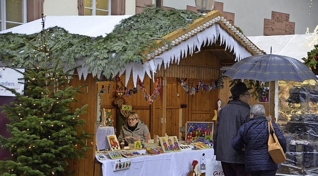 Regnerisch begann am Dienstag der Weihnachtsmarkt.   | Foto: Rderer