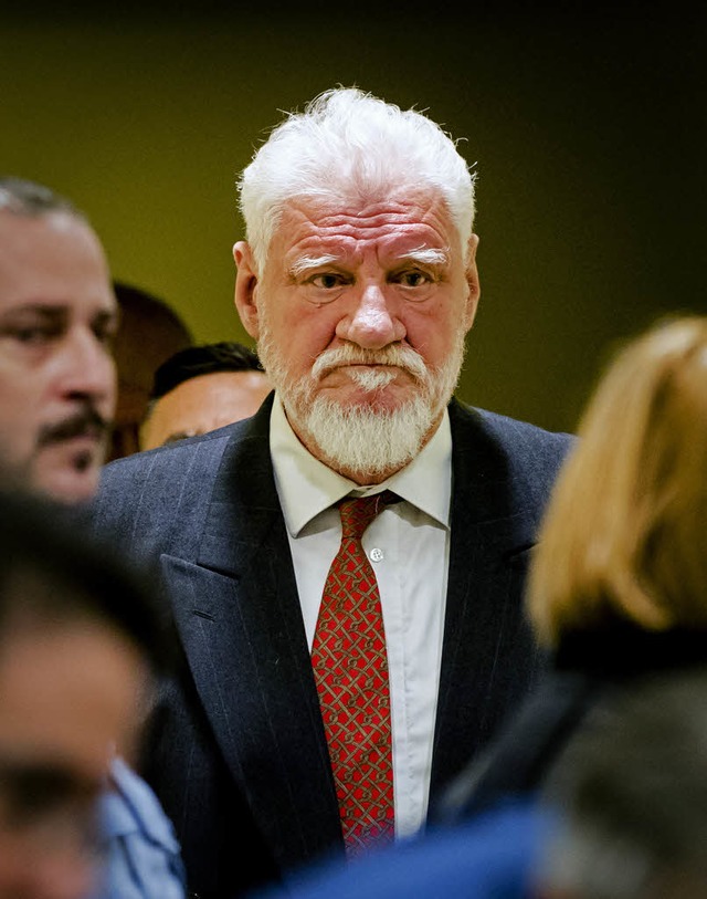 Der 72-jhrige Slobodan Praljak hatte ...runken, es handelte sich wohl um Gift.  | Foto: dpa