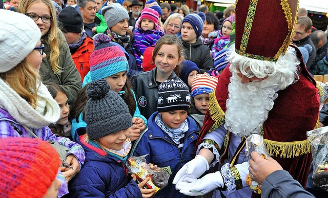 Am Sonntag kommt der Weihnachtsmann mi...n zum 6. Holzschlger Weihnachtsmarkt.  | Foto: Wolfgang Scheu