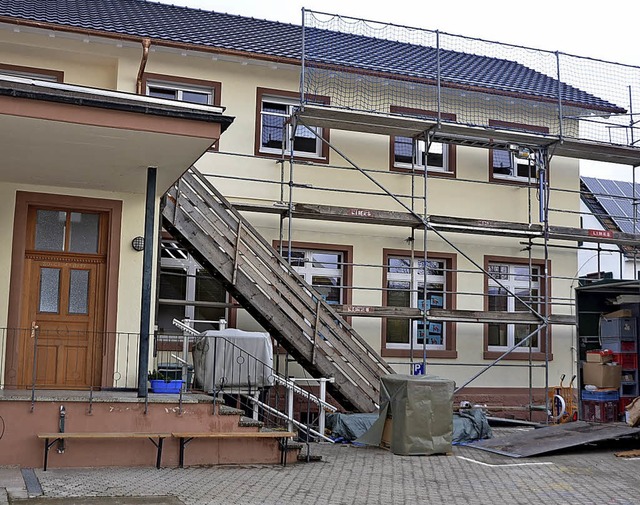 Am alten Schulgebude wird noch gebaut.  | Foto: Jrg  Schimanski