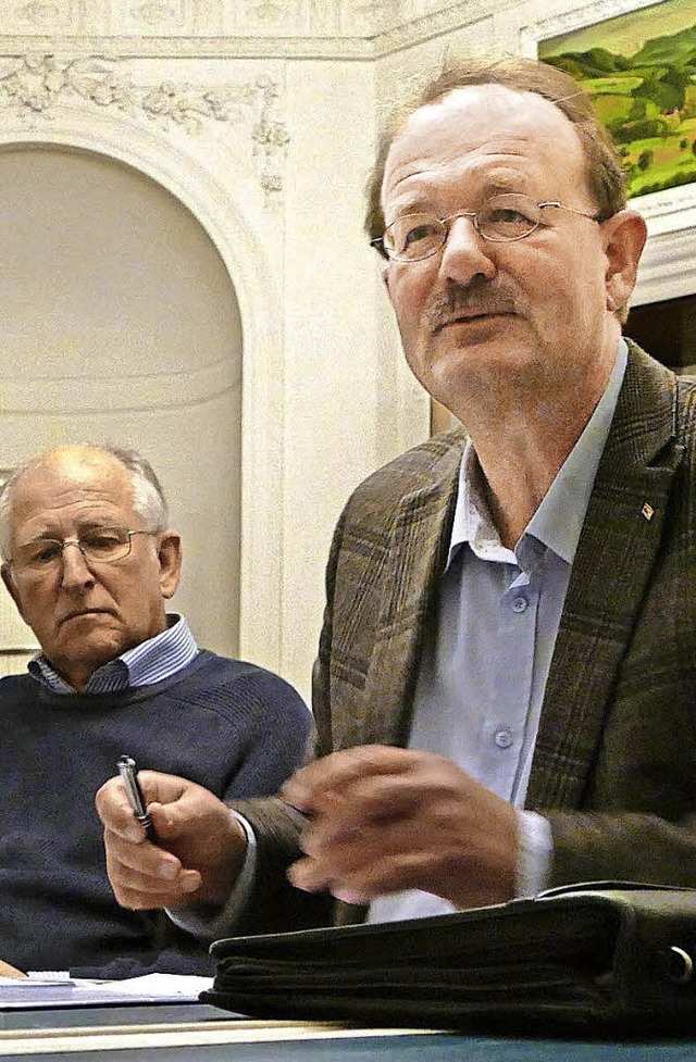 Peter Hofmeister (rechts) und Eberhard...Zukunft der Servicegemeinschaft Wehr.   | Foto: Hrvoje Miloslavic