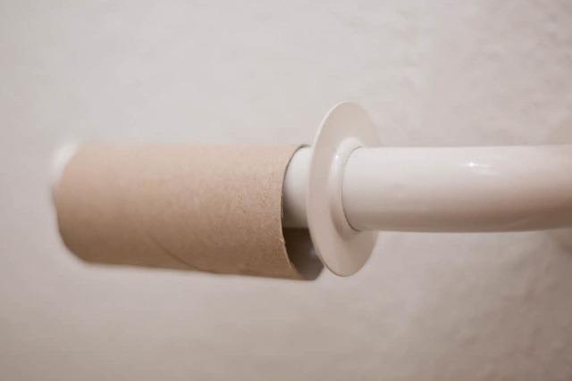 Ortschaftsrat erwägt Überwachung von stinkender Toilette