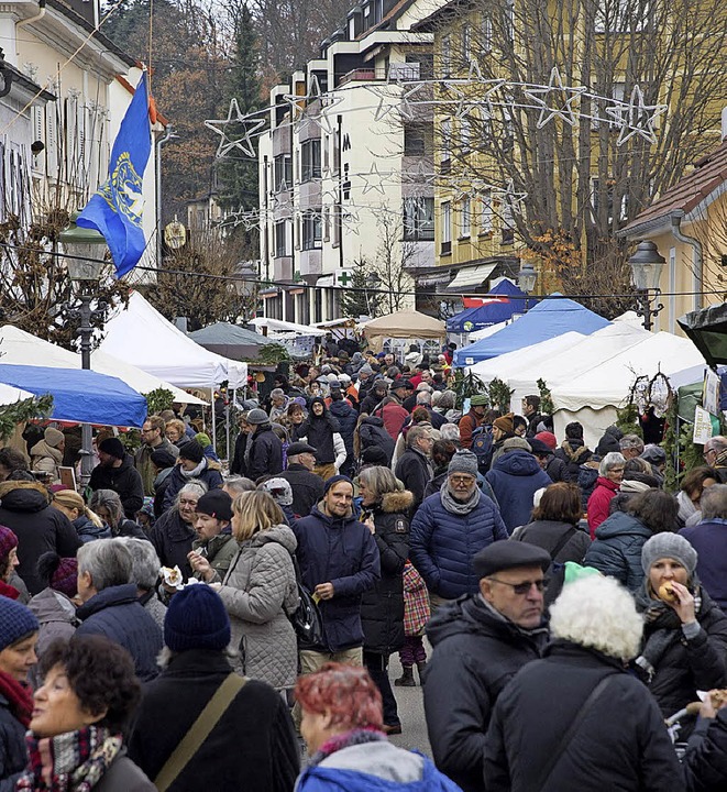 Druggete Am Lindle und engelhafte Illu...chtsmrkte zogen viele in ihren Bann.   | Foto: Volker Mnch