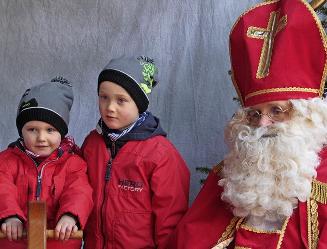 Insbesondere die Kinder freuten sich auf den Besuch des Nikolaus in Wehr.   | Foto: Jrn Kerckhoff