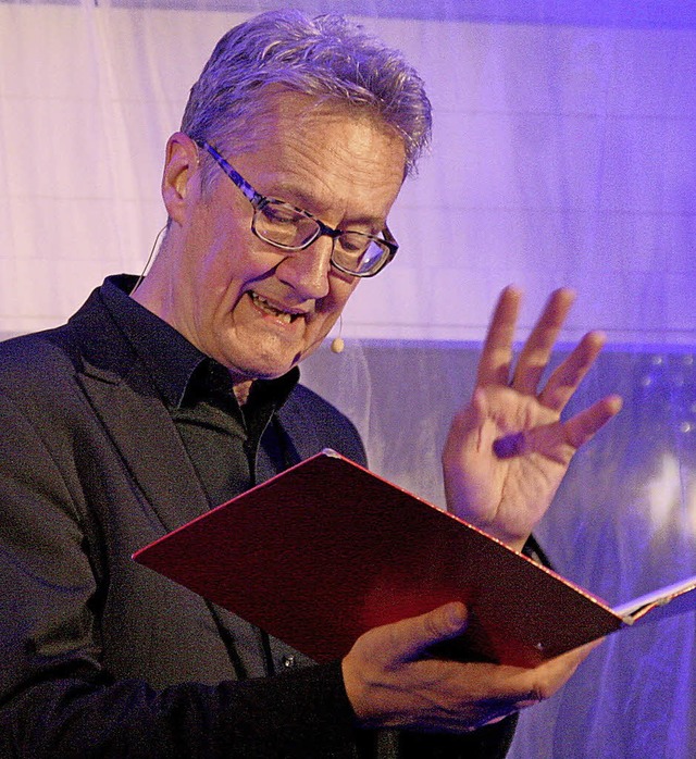 Holger Paetz blickte in Laufenburg sat...das fast vergangene Jahr 2017 zurck.   | Foto: Charlotte Frse