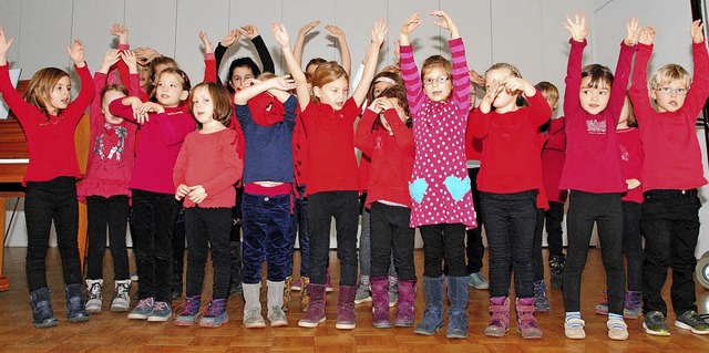 Die Minis von Gesangverein Weil und st...sikschule kamen bei der AWO prima an.   | Foto: Sedlak