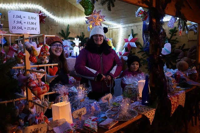 Vielfltige Geschenkideen gab es auf dem Breisacher Weihnachtsmarkt.  | Foto: Julius Wilhelm Steckmeister