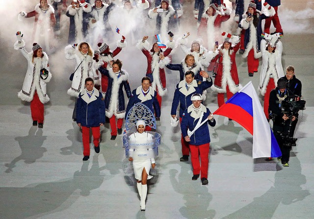 Stolz prsentierte sich das russische ...ussen wurden elf Medaillen aberkannt.   | Foto: dpa
