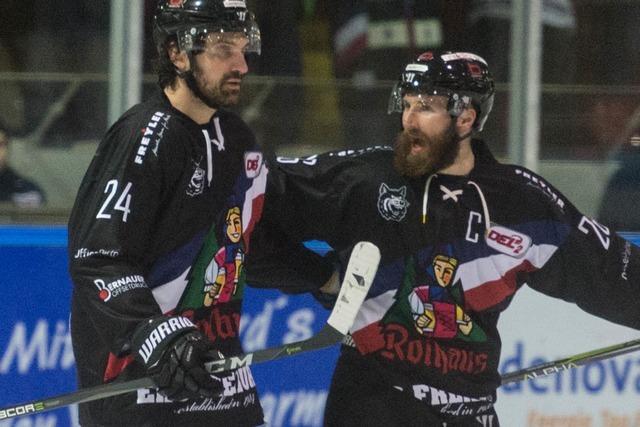 Eishockey-Krimi: EHC Freiburg gewinnt auswrts mit 4:2 gegen amtierenden DEL-2-Meister
