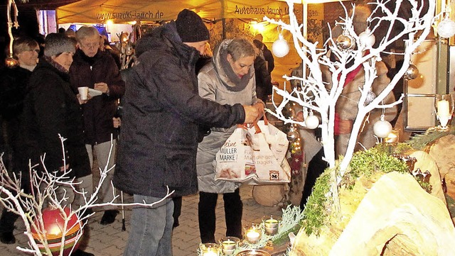 Eines guten Zuspruchs erfreuten sich d...es Chrisbaumlichterfestes in Nordweil.  | Foto: Reiner Merz