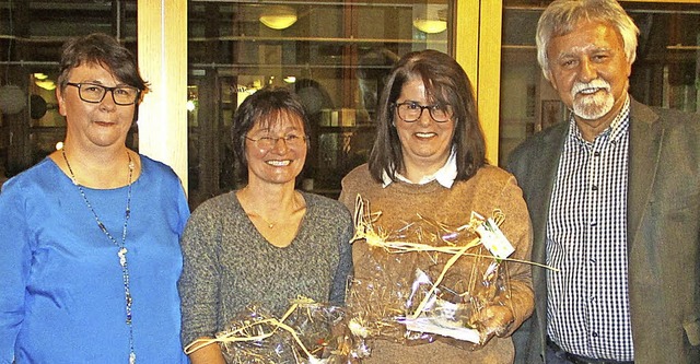 Mechthild Wallny (von links), Chiara P...r und der Vorsitzende  Josef Gyuricza   | Foto: Albert Greiner